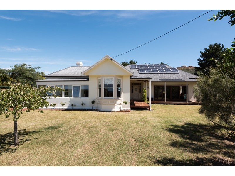 145 Penguin Road, West Ulverstone TAS 7315