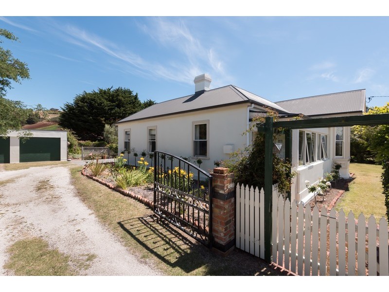145 Penguin Road, West Ulverstone TAS 7315