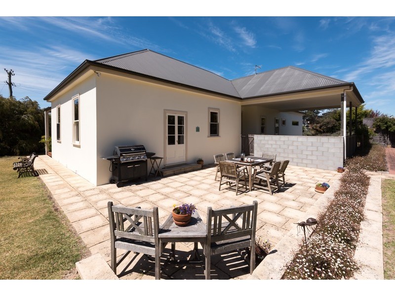 145 Penguin Road, West Ulverstone TAS 7315