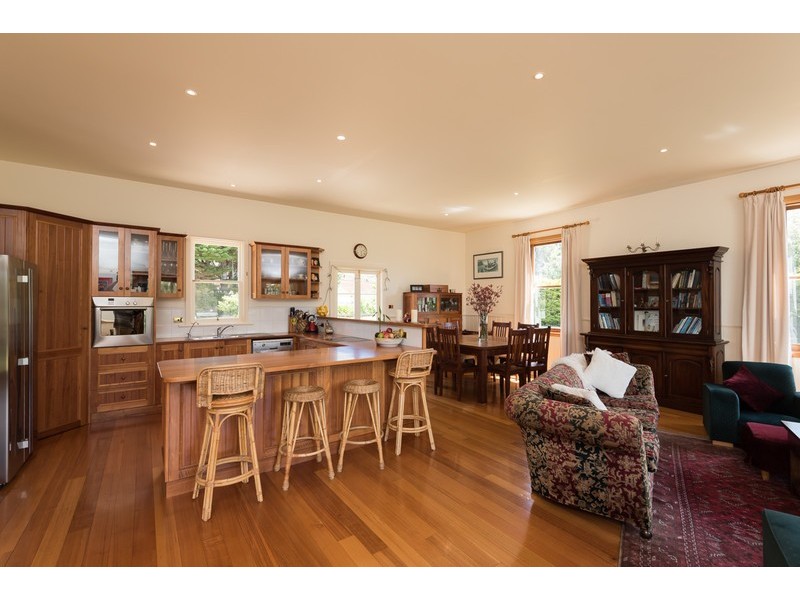 145 Penguin Road, West Ulverstone TAS 7315