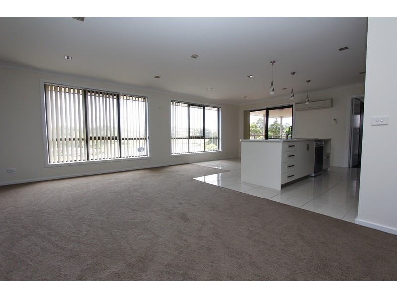 1/9 Platinum Drive, Park Grove TAS 7320