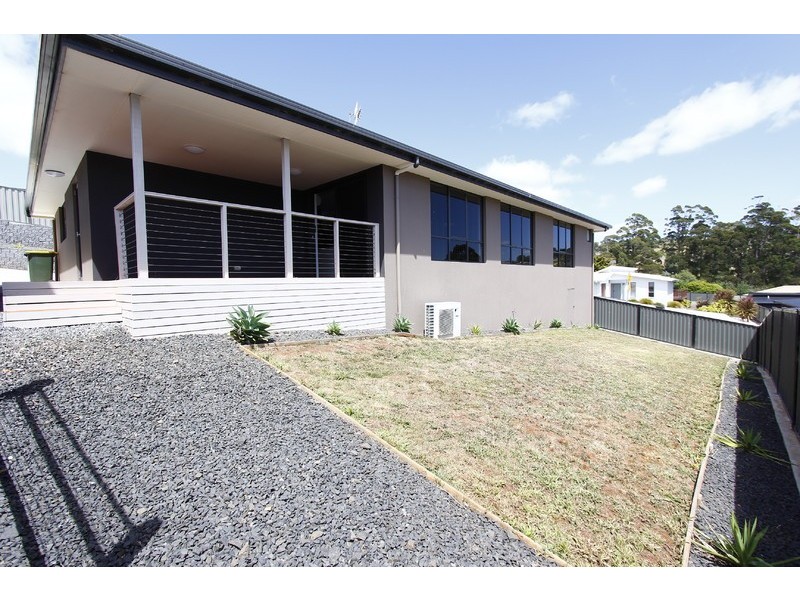 1/9 Platinum Drive, Park Grove TAS 7320