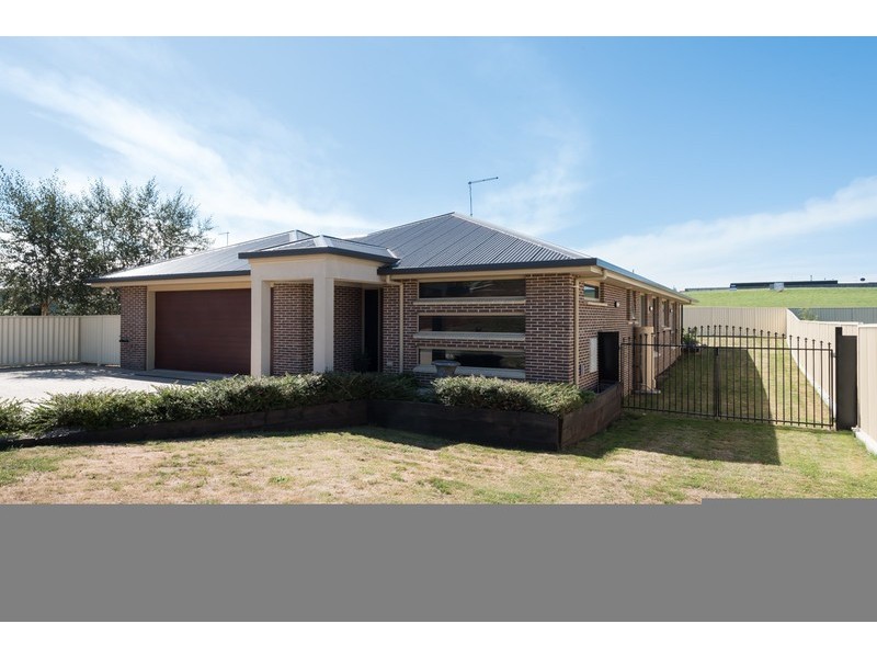 15 Hales Street, Penguin TAS 7316