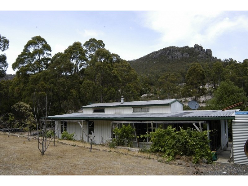 8 Main Street, Cethana TAS 7306
