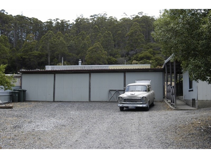 8 Main Street, Cethana TAS 7306