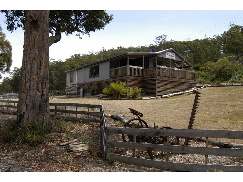 8 Main Street, Cethana TAS 7306