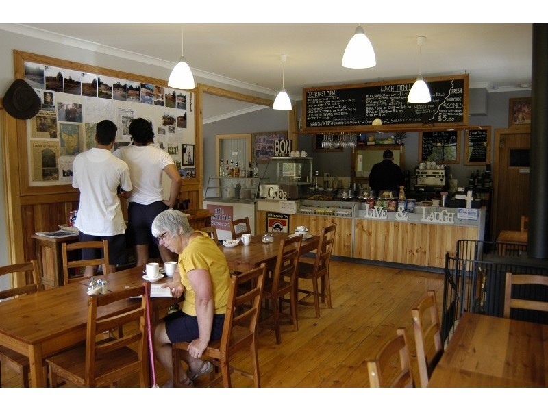 8 Main Street, Cethana TAS 7306