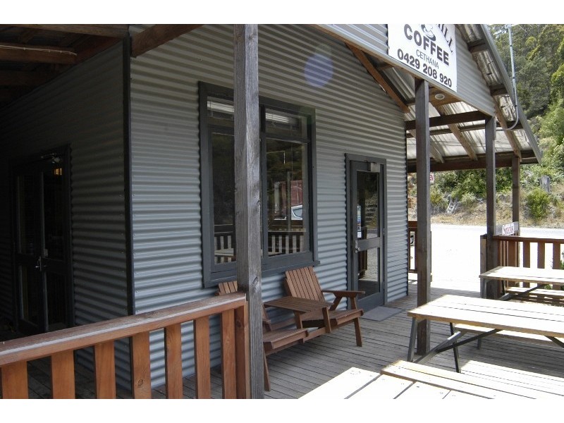 8 Main Street, Cethana TAS 7306