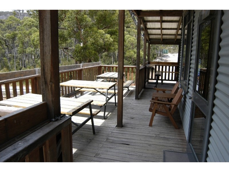 8 Main Street, Cethana TAS 7306