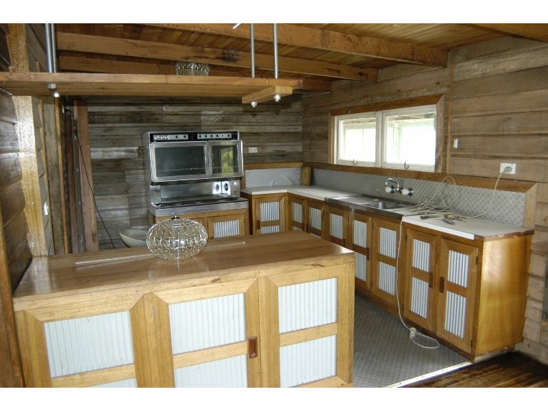 8 Main Street, Cethana TAS 7306