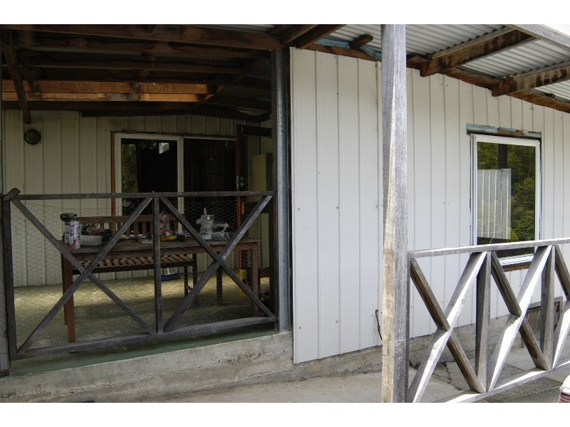 8 Main Street, Cethana TAS 7306