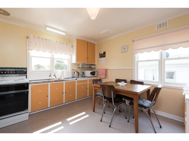 7 Lewis Street, Somerset TAS 7322