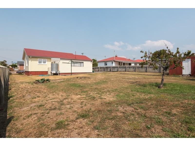 7 Lewis Street, Somerset TAS 7322