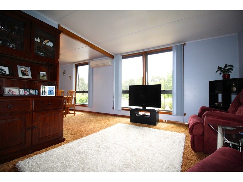 2 Gum Drive, Rosebery TAS 7470