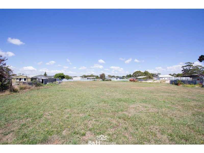 13 Old Bass Highway, Wynyard TAS 7325