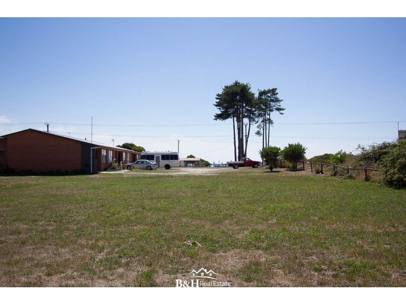 13 Old Bass Highway, Wynyard TAS 7325