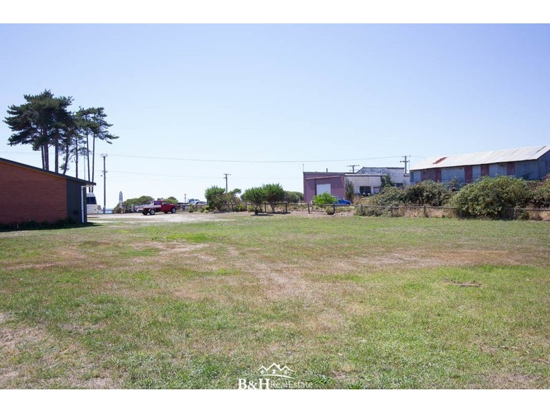 13 Old Bass Highway, Wynyard TAS 7325