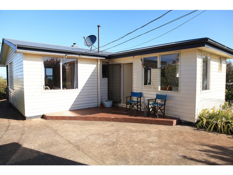21 Raymond Avenue, Devonport TAS 7310