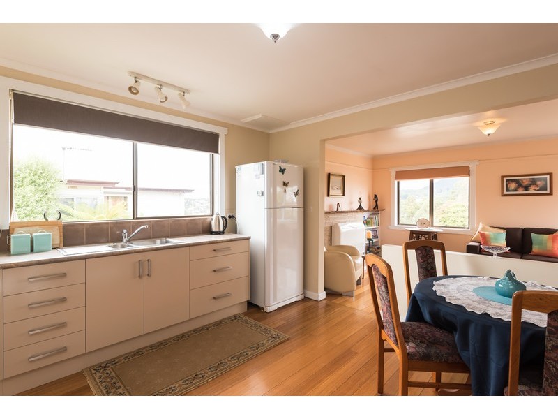 43 Ashwater Crescent, Penguin TAS 7316