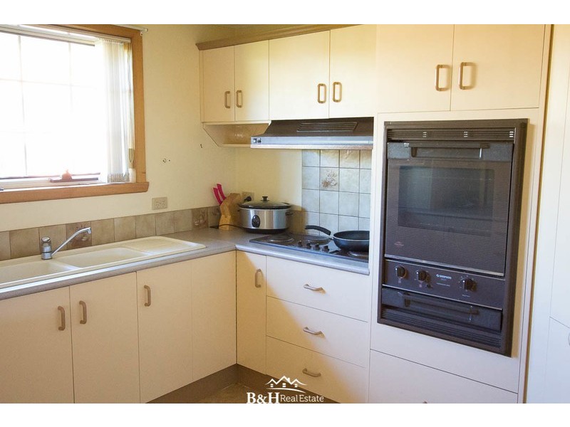 54 Blackwood Parade, Romaine TAS 7320