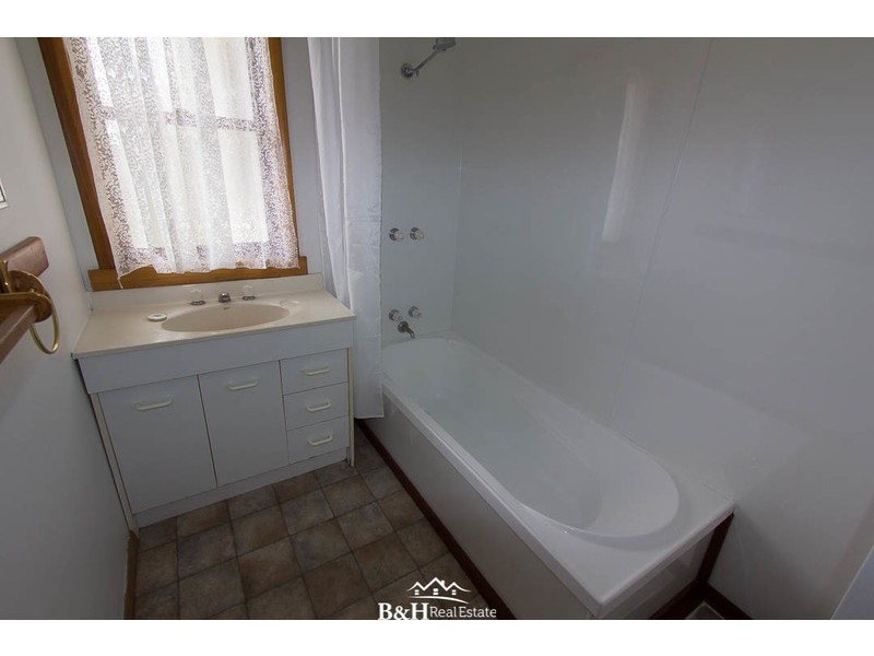 25 Beaufort Street, Somerset TAS 7322