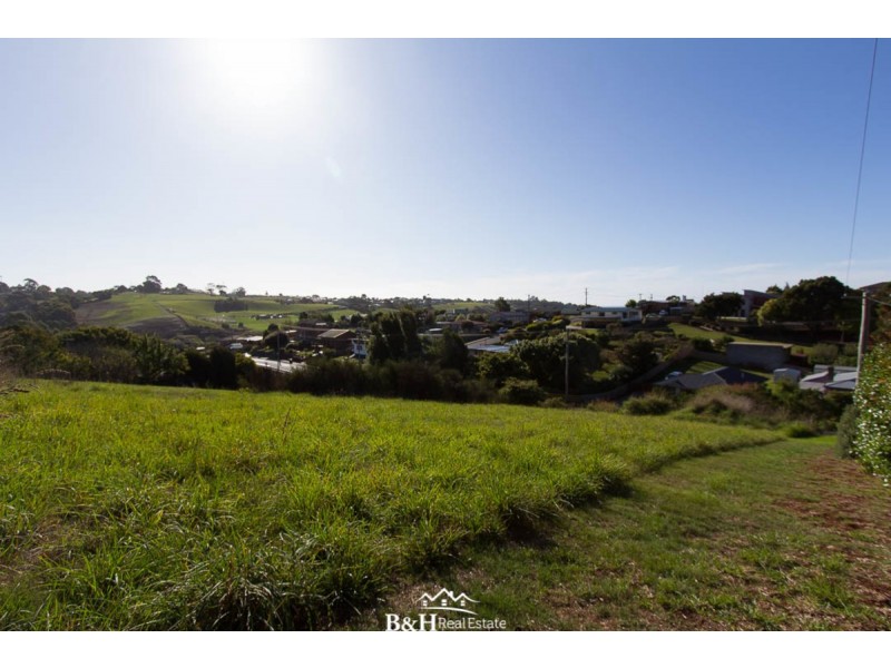 20 South Road, Penguin TAS 7316