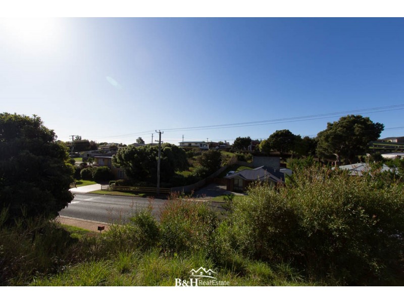 20 South Road, Penguin TAS 7316
