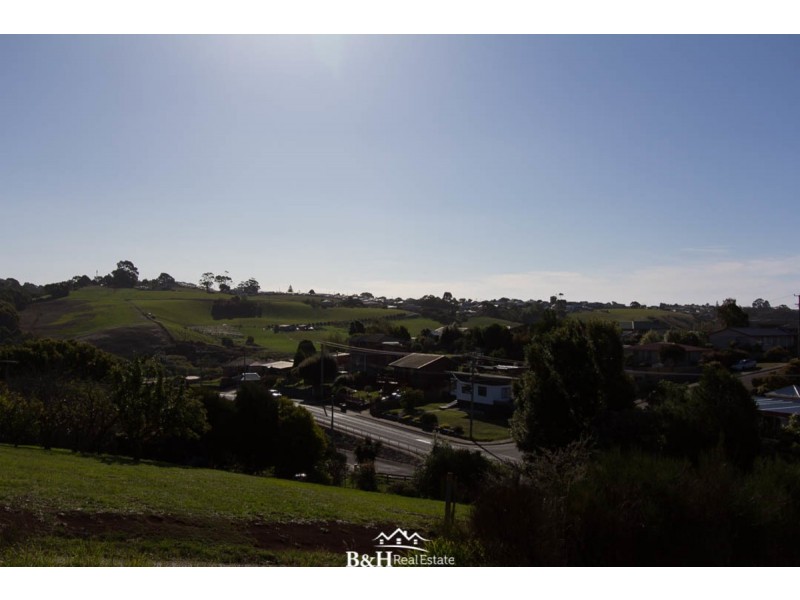 20 South Road, Penguin TAS 7316