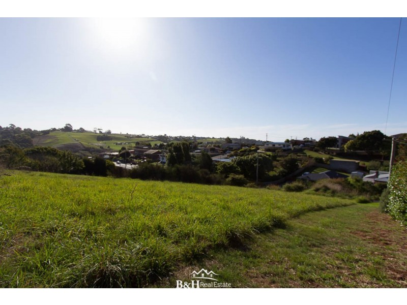 20 South Road, Penguin TAS 7316