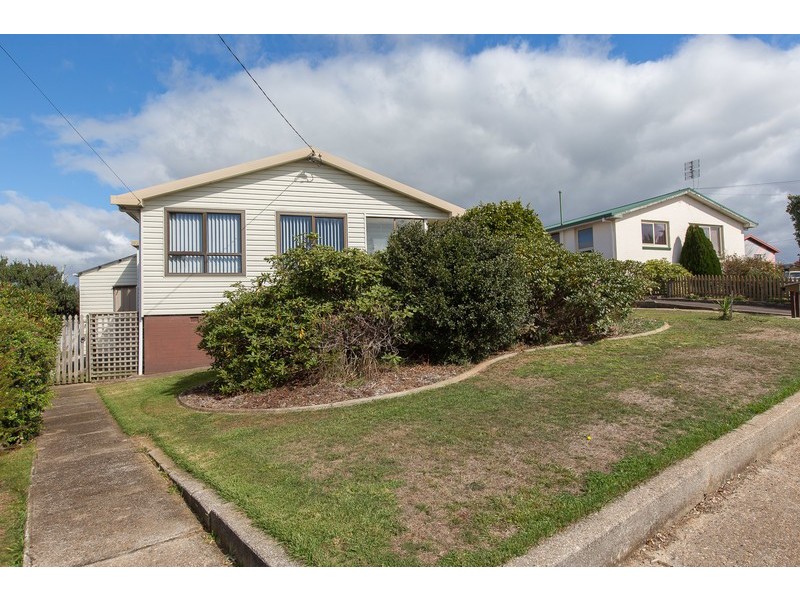4 Woodward Avenue, Hillcrest TAS 7320
