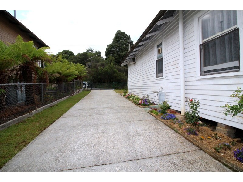8 Somerset Street, Rosebery TAS 7470