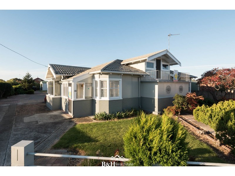 16 Hobbs Parade, West Ulverstone TAS 7315