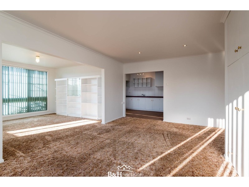 16 Hobbs Parade, West Ulverstone TAS 7315