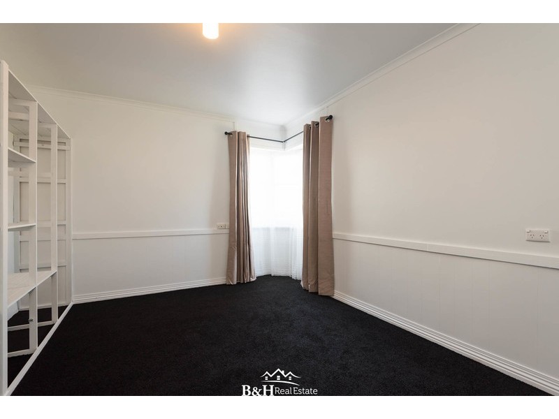 16 Hobbs Parade, West Ulverstone TAS 7315