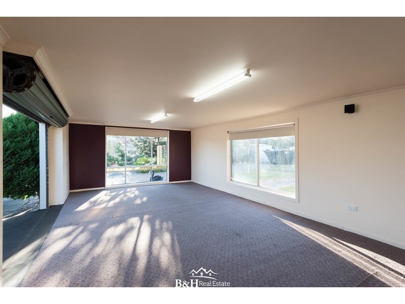 16 Hobbs Parade, West Ulverstone TAS 7315