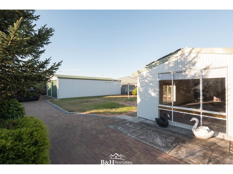 16 Hobbs Parade, West Ulverstone TAS 7315