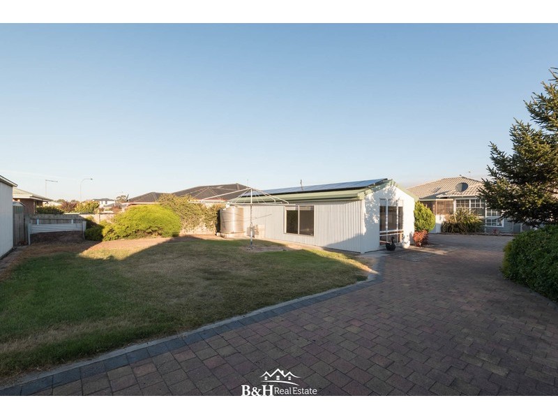16 Hobbs Parade, West Ulverstone TAS 7315