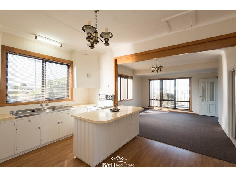5 Rekuna Road, Penguin TAS 7316