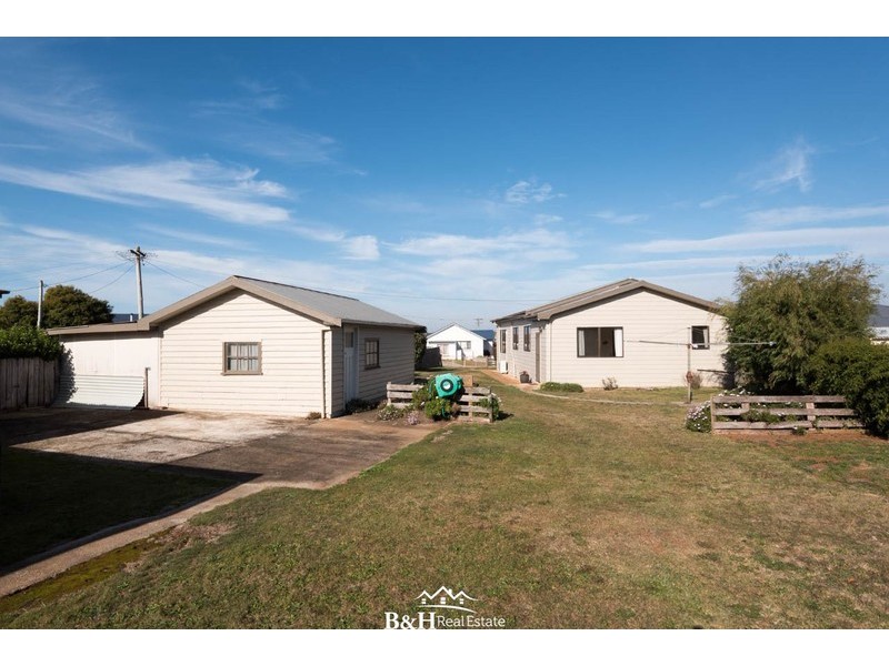 5 Rekuna Road, Penguin TAS 7316