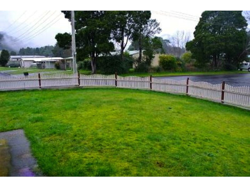 7 Blackwood Avenue, Rosebery TAS 7470