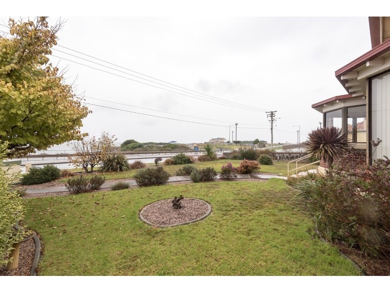 5 Bass Highway, Parklands TAS 7320