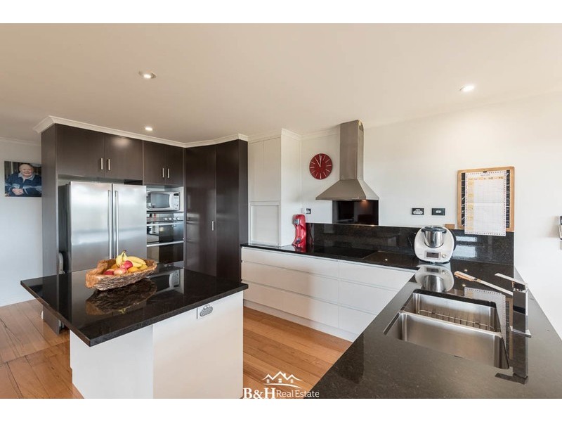 730 Ironcliffe Road, Penguin TAS 7316