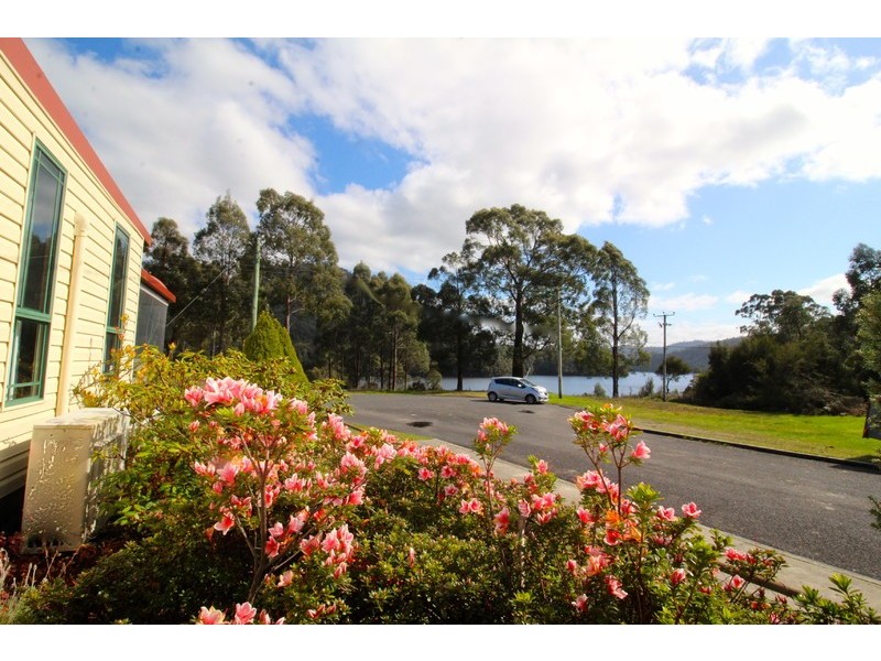 20 Lindsay Street, Tullah TAS 7321