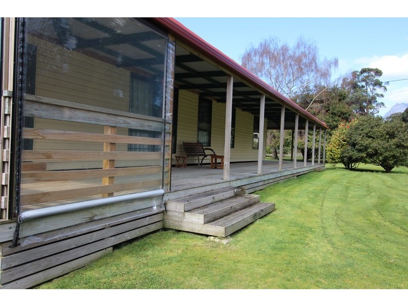 20 Lindsay Street, Tullah TAS 7321