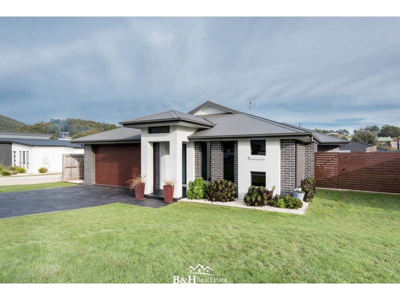40 Berkshire Parade, Penguin TAS 7316