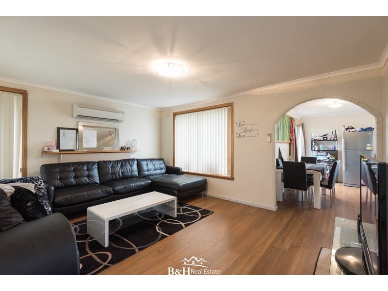 24 Winter Avenue, Upper Burnie TAS 7320