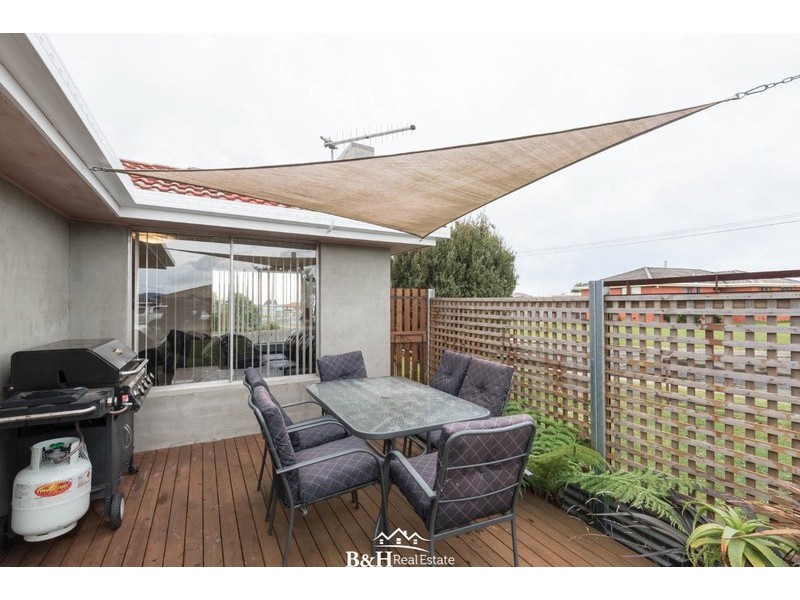 24 Winter Avenue, Upper Burnie TAS 7320