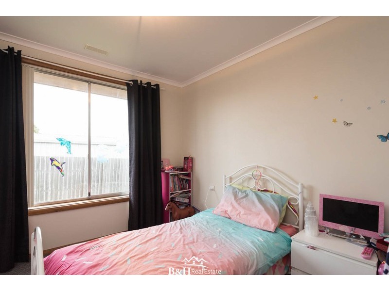 24 Winter Avenue, Upper Burnie TAS 7320