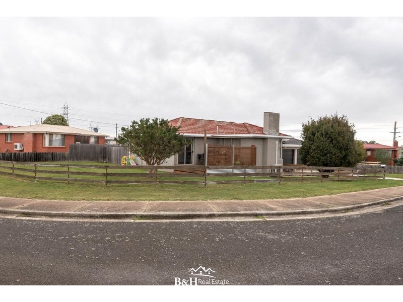 24 Winter Avenue, Upper Burnie TAS 7320