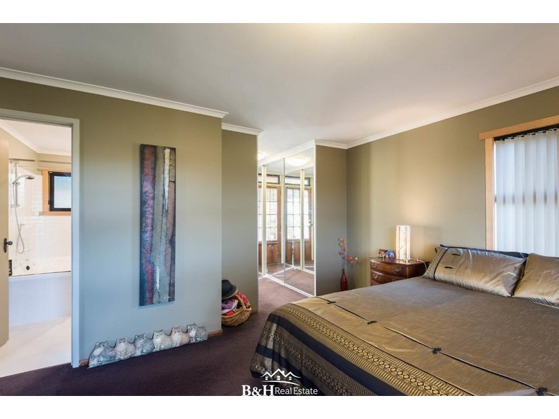 13-14 Tucker Avenue, Devonport TAS 7310